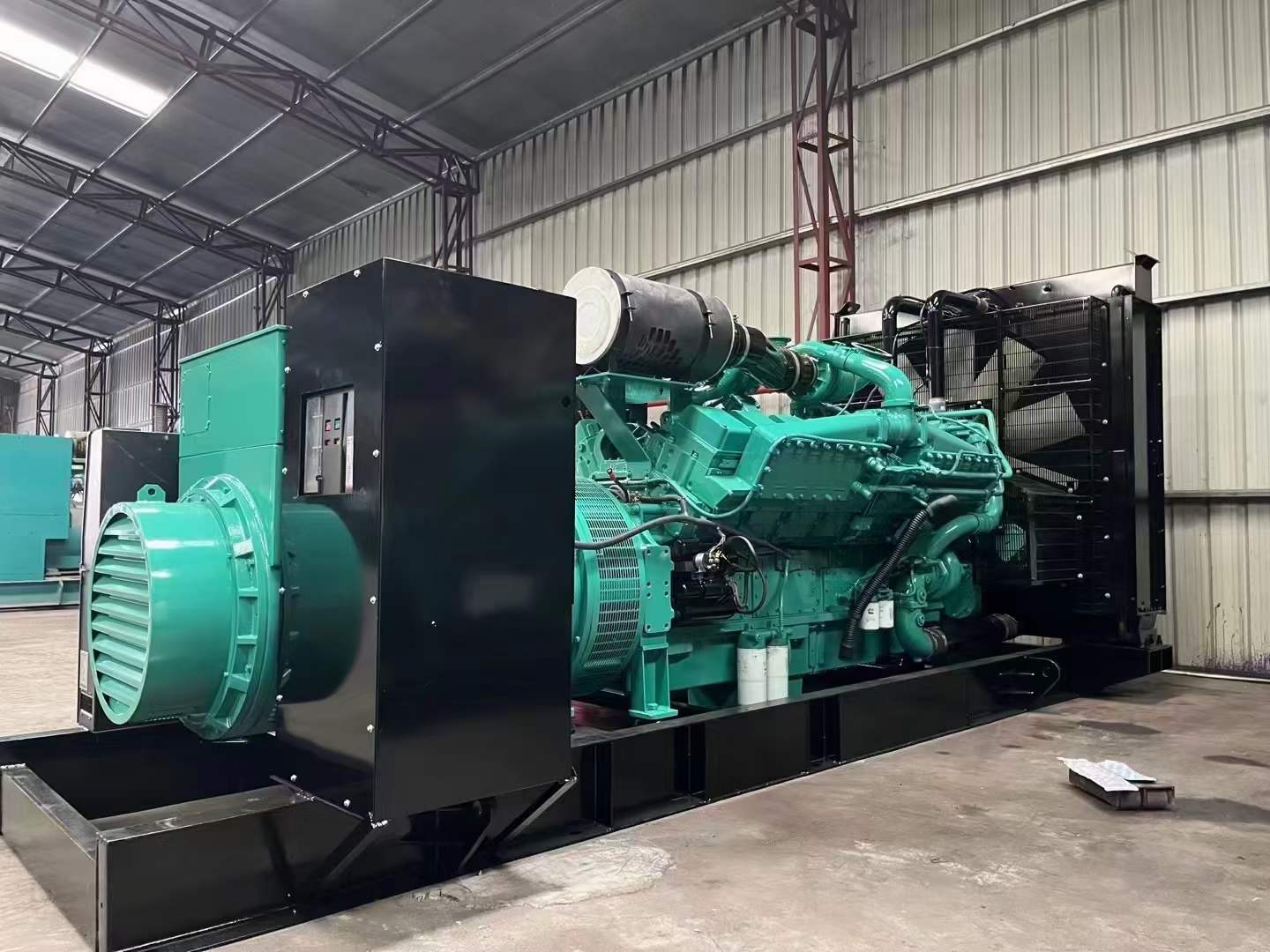 三角镇如何降低 800kW 柴油发电机输出电流的波动？
