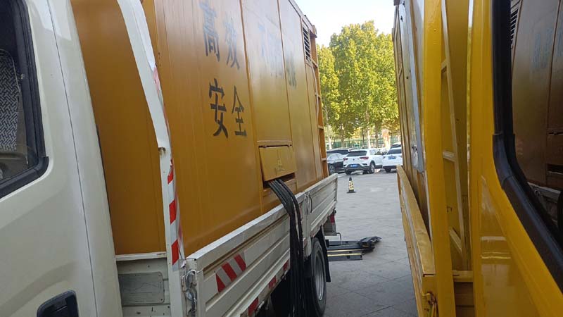 三角镇如何判断柴油发电机组和UPS电源的切换时间是否符合要求？
